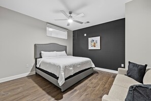 Luxury Apartment | 2 bedrooms, individually furnished, iron/ironing board, free WiFi - Midnight Manor Penthouse Suite The Gulch (Nashville)