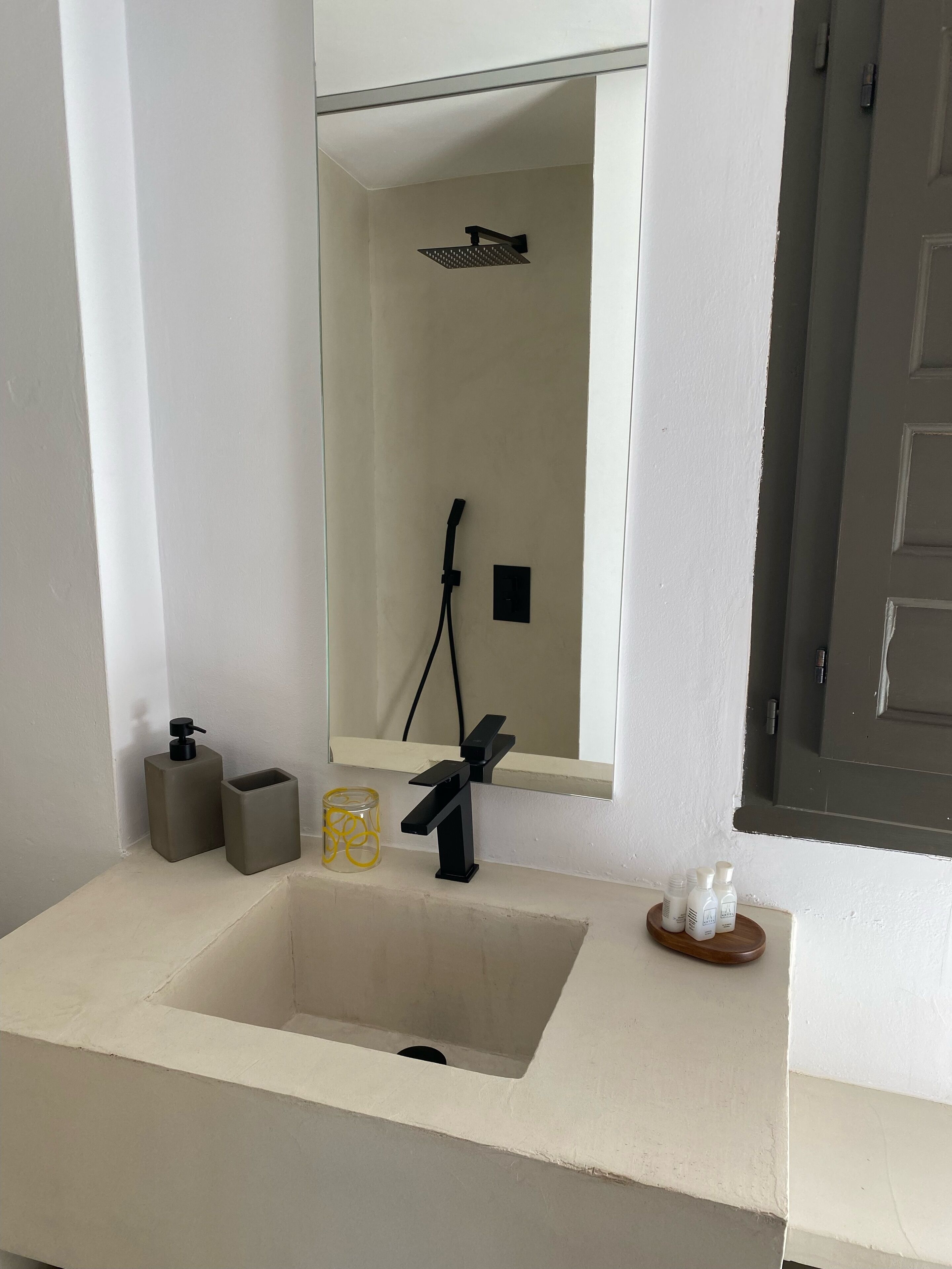 Ensemble douche/baignoire, douche à « effet pluie »