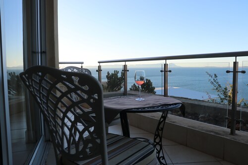C'est la vie, and a view blends charm and modern elegance. 