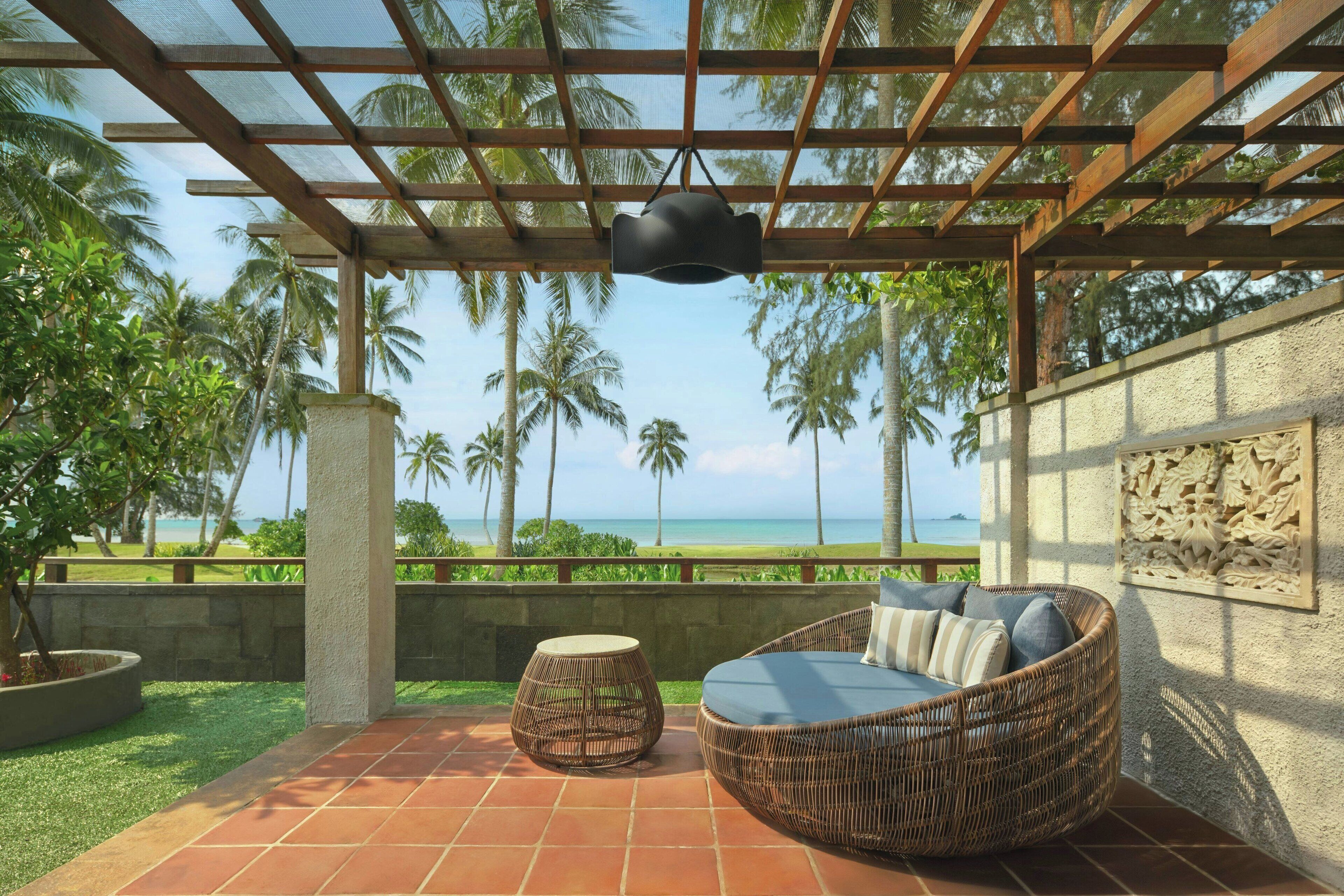 Phòng Suite Deluxe, quang cảnh biển (Cabana) | Bộ đồ giường cao cấp, minibar, két bảo mật tại phòng, bàn 