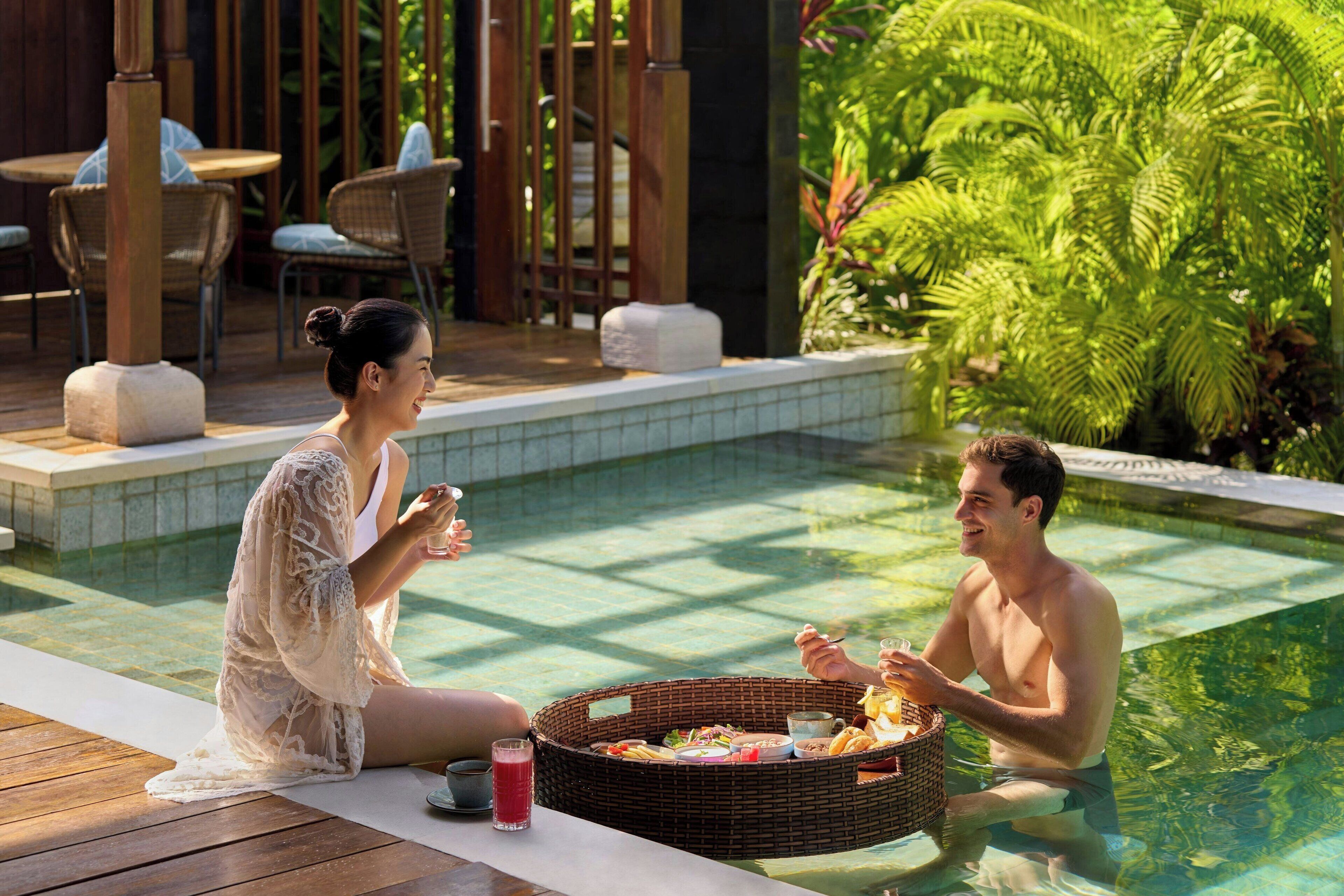 3 outdoor pools, pool umbrellas, sun loungers