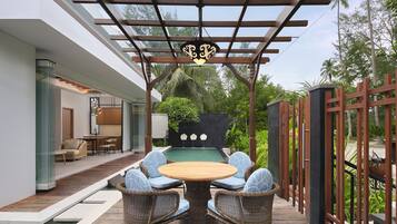 1 bedroom, premium bedding, minibar, in-room safe