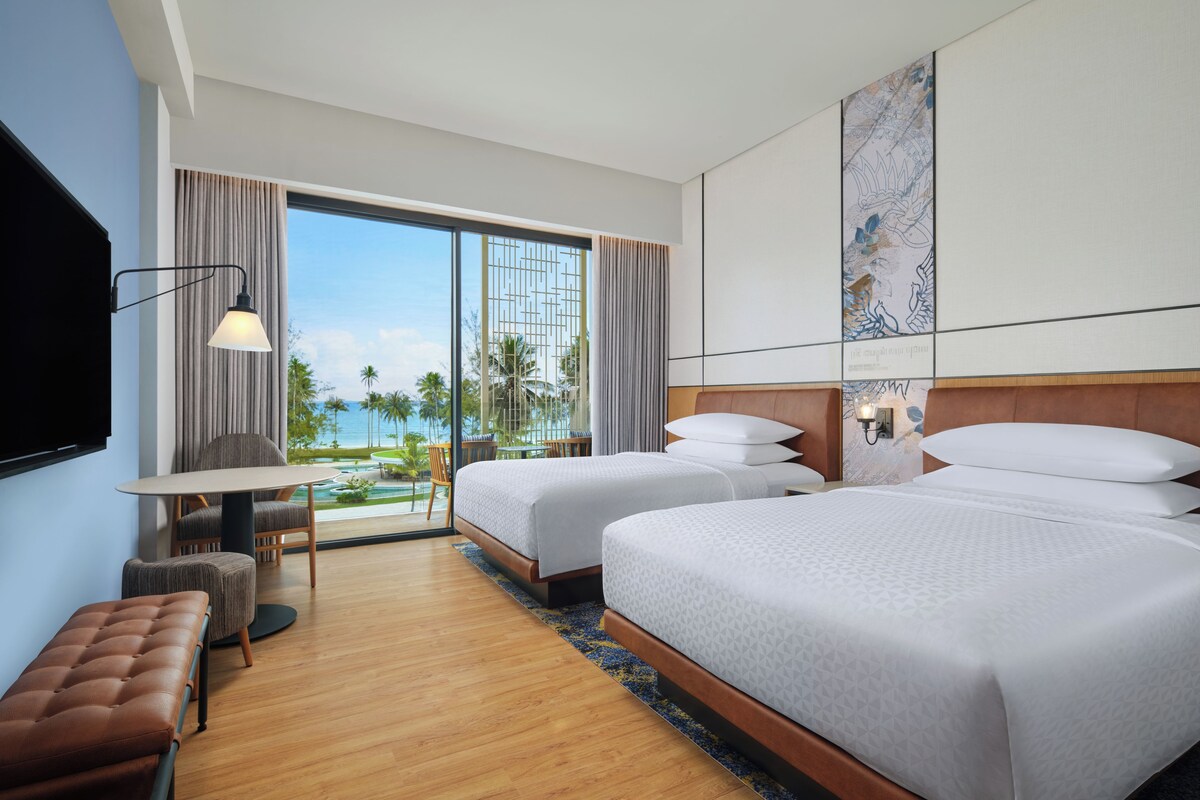 Deluxe Room, 2 Twin Beds, Balcony, Ocean View (Balcony) | Premium bedding, minibar, in-room safe, desk