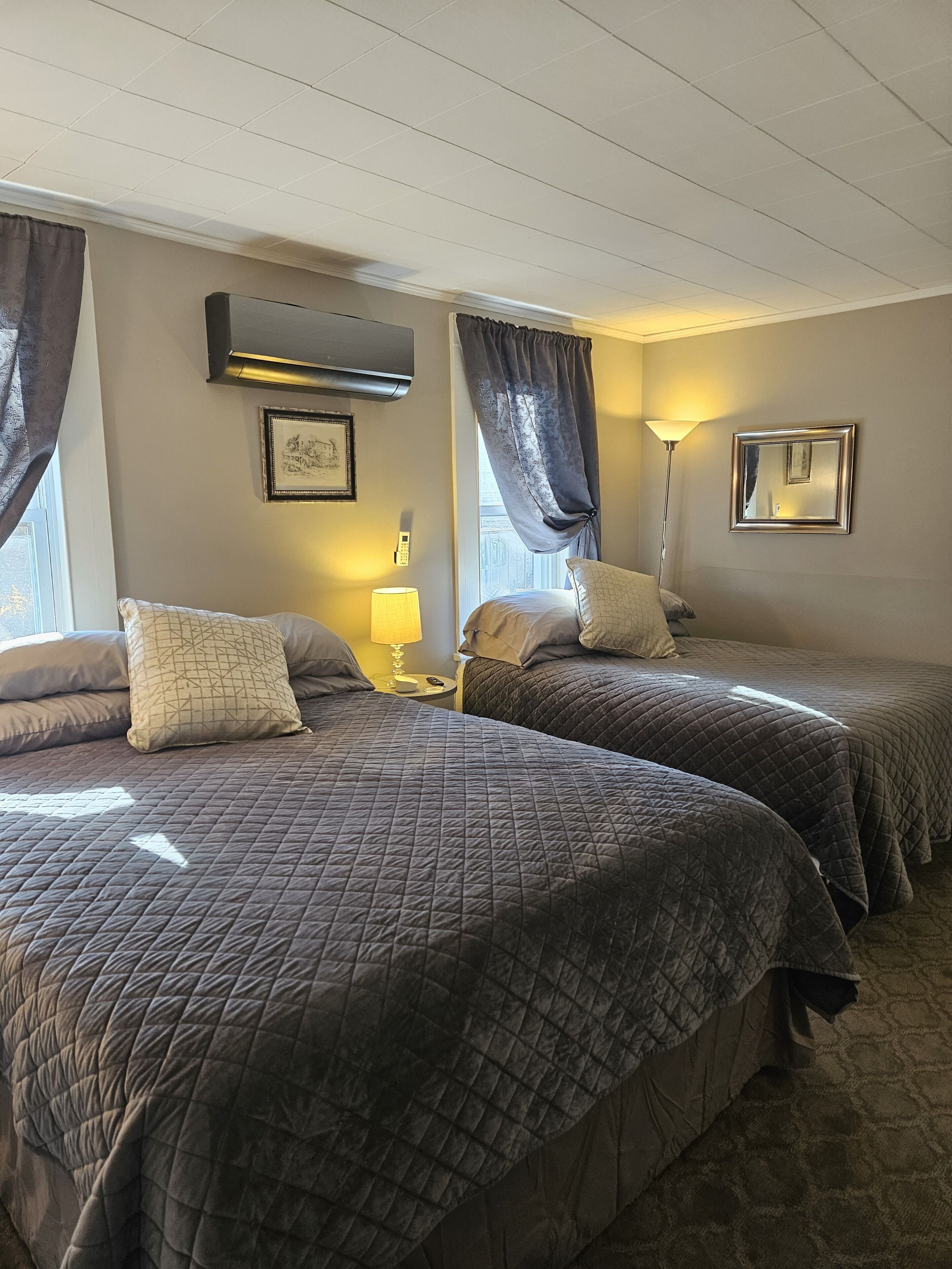 2 室のベッドルーム、アイロン / アイロン台、旅行用ベビーベッド、WiFi (無料)