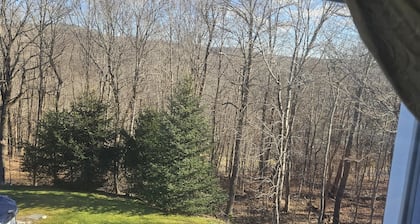 Steele Brook Manor
Tranquil get away nestled
in Litchfield County.