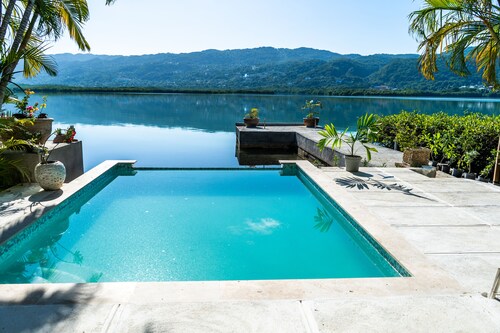 "Smallah" Peaceful waterfront villa with plunge pool