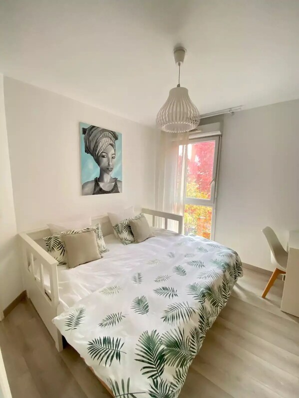3 bedrooms, iron/ironing board, WiFi, bed sheets - Nature in Paris
(Créteil)
