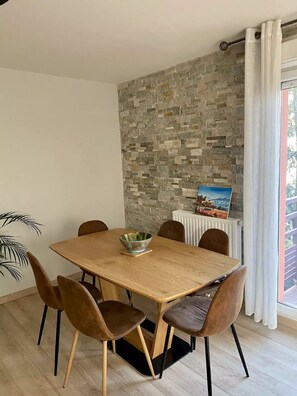 Dining - Nature in Paris
(Créteil)