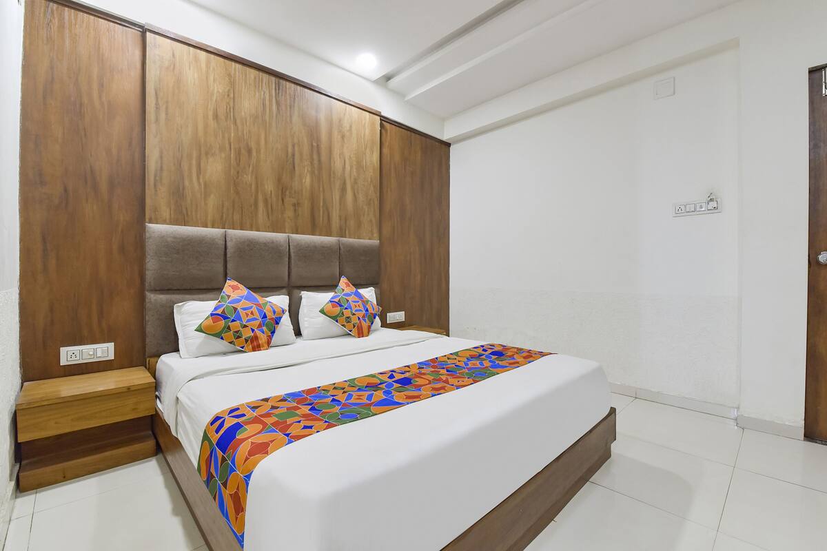 Deluxe kamer | Lakens van Egyptisch katoen, luxe beddengoed, een kluis op de kamer
