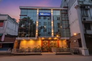 Exterior - FabHotel Gross Empire (New Delhi)
