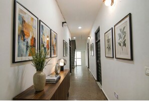 Lobby - FabHotel Gross Empire (New Delhi)