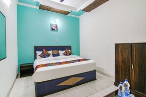 Deluxe Room | Egyptian cotton sheets, premium bedding, in-room safe, free WiFi - FabHotel Surya Palace 2 (Chandigarh)
