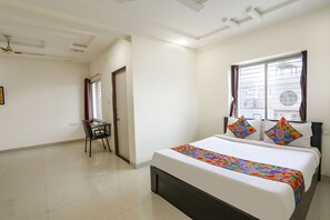 Deluxe Room | Egyptian cotton sheets, premium bedding, in-room safe, free WiFi - Fabhotel Hrg Destiny (Nagpur)