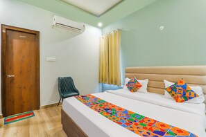 Egyptian cotton sheets, premium bedding, in-room safe, free WiFi - Fabhotel The Avr Grand (Lucknow)
