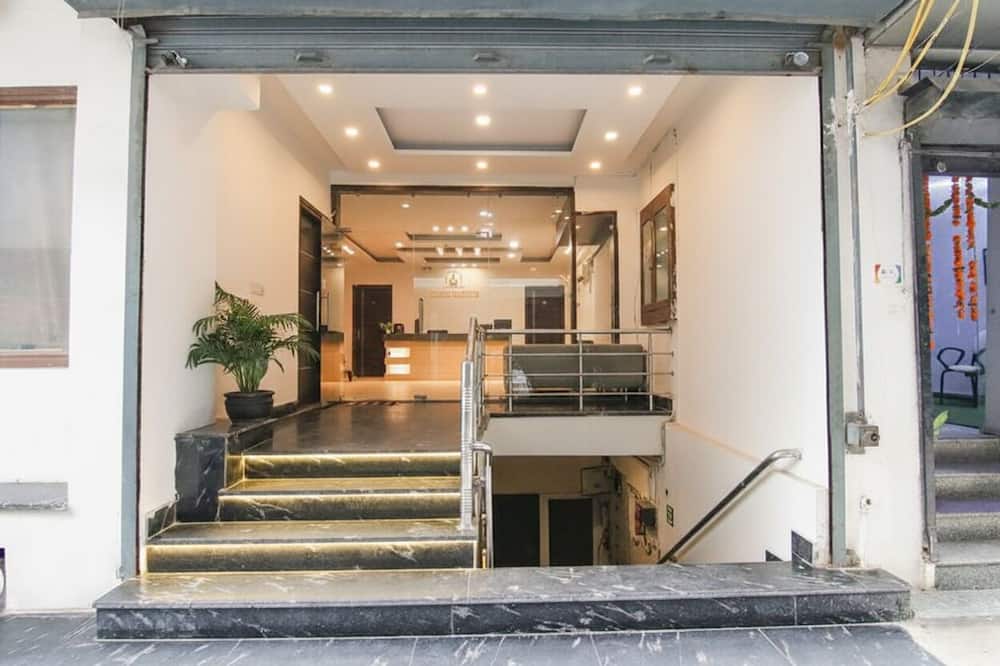 FabHotel Aerosky Inn