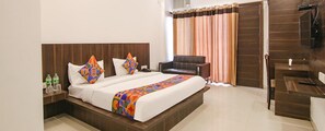 Egyptian cotton sheets, premium bedding, in-room safe, free WiFi - FabHotel Aerosky Inn (New Delhi)