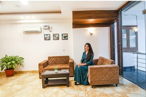 Coin salon dans le hall