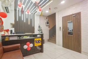 Reception - Fabhotel Swarn Banquet (Varanasi)