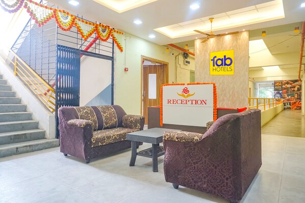 Reception - FabHotel Om Sai I (Nashik)