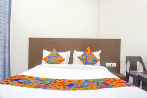 Chambre Deluxe | Draps en coton égyptien, literie de qualité, coffre-fort, bureau
