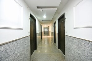 Lobby - FabHotel Belwood (New Delhi)