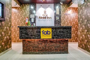 Reception - Fabexpress Abad Inn (Mumbai)