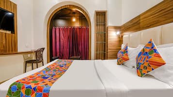 Egyptian cotton sheets, premium bedding, in-room safe, free WiFi