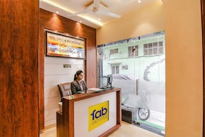 Reception - Fabhotel Aryan Grand (Amritsar)