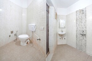 Deluxe Room | Bathroom | Shower, rainfall showerhead, free toiletries, towels - Fabhotel Taj Stay (Agra)