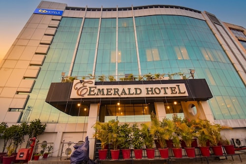 Fabhotel Emerald