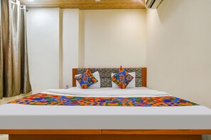 Egyptian cotton sheets, premium bedding, in-room safe, soundproofing - Fabexpress Brahmasmi (Ujjain)