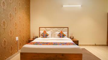 Premium Room | Egyptian cotton sheets, premium bedding, in-room safe, free WiFi