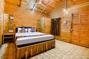 Egyptian cotton sheets, premium bedding, in-room safe, free WiFi - FabExpress Jesant Valley Resort (Candolim)