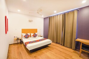 Egyptian cotton sheets, premium bedding, in-room safe, soundproofing - Fabhotel Ramayana (Lucknow)