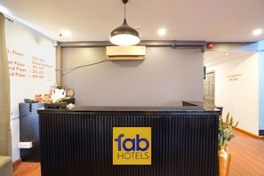 Reception - Fabhotel Ramayana (Lucknow)