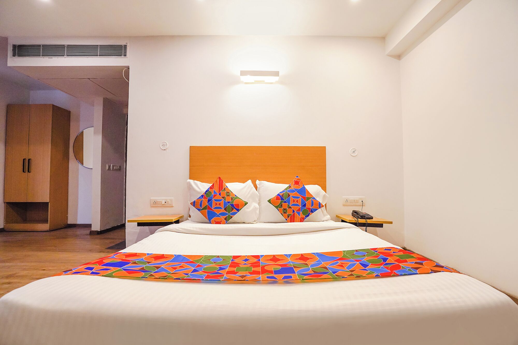 Deluxe Room | Egyptian cotton sheets, premium bedding, in-room safe, soundproofing