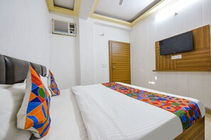 1 bedroom, Egyptian cotton sheets, premium bedding, in-room safe