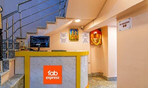 Reception - Fabexpress Golden Palace (Kolkata)