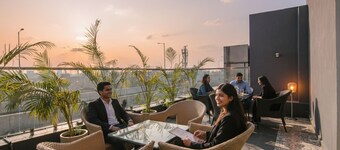 Fabhotel Prime K9 Crown