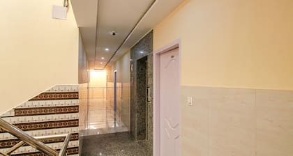 Fabhotel Hari Residency