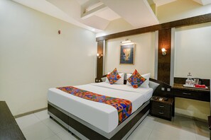 Egyptian cotton sheets, premium bedding, in-room safe, free WiFi - Fabhotel Prime Three Star (Panvel)