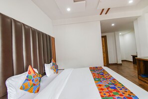 Egyptian cotton sheets, premium bedding, in-room safe, free WiFi - Fabhotel Ayana Inn (Dharamshala)