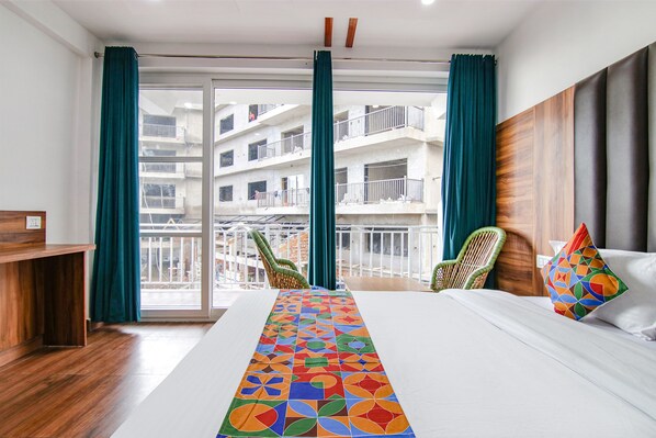 1 bedroom, Egyptian cotton sheets, premium bedding, in-room safe