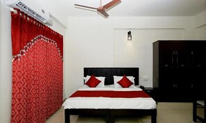 Deluxe kamer | Lakens van Egyptisch katoen, luxe beddengoed, een kluis op de kamer