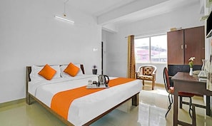 Egyptian cotton sheets, premium bedding, in-room safe, free WiFi - FabHotel Lime Light (Kanayannur)