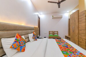 Room - Fabhotel The Crestelia (Lucknow)