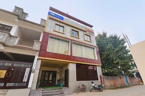 Exterior - FabHotel US Inn (Varanasi)