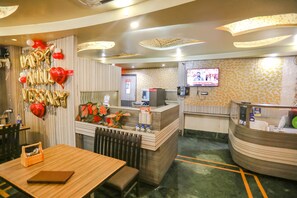 Restaurant - Fabexpress The Residency (Noida)