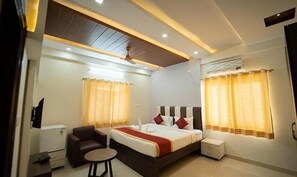 尊荣客房 | 埃及棉床单、高档床上用品、客房内保险箱、免费 WiFi