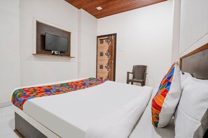 Egyptian cotton sheets, premium bedding, in-room safe, free WiFi
